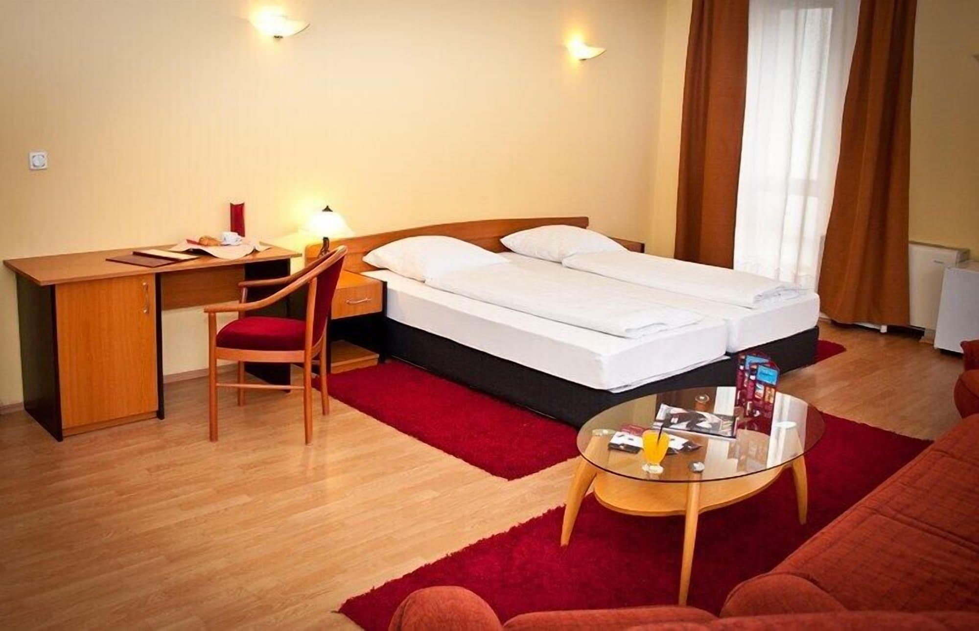 Perla Hotel