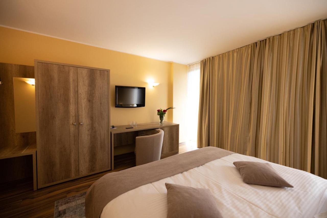 Perla Hotel