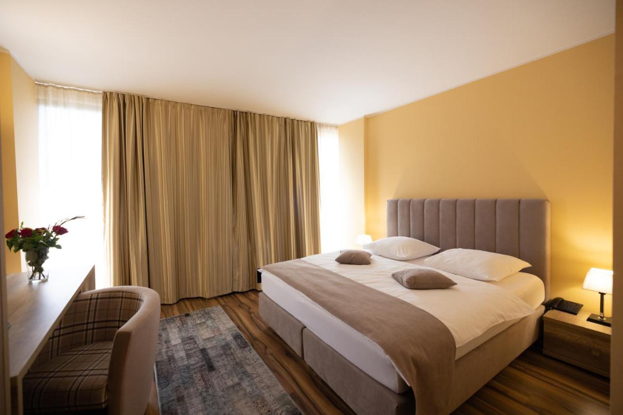 Perla 4*